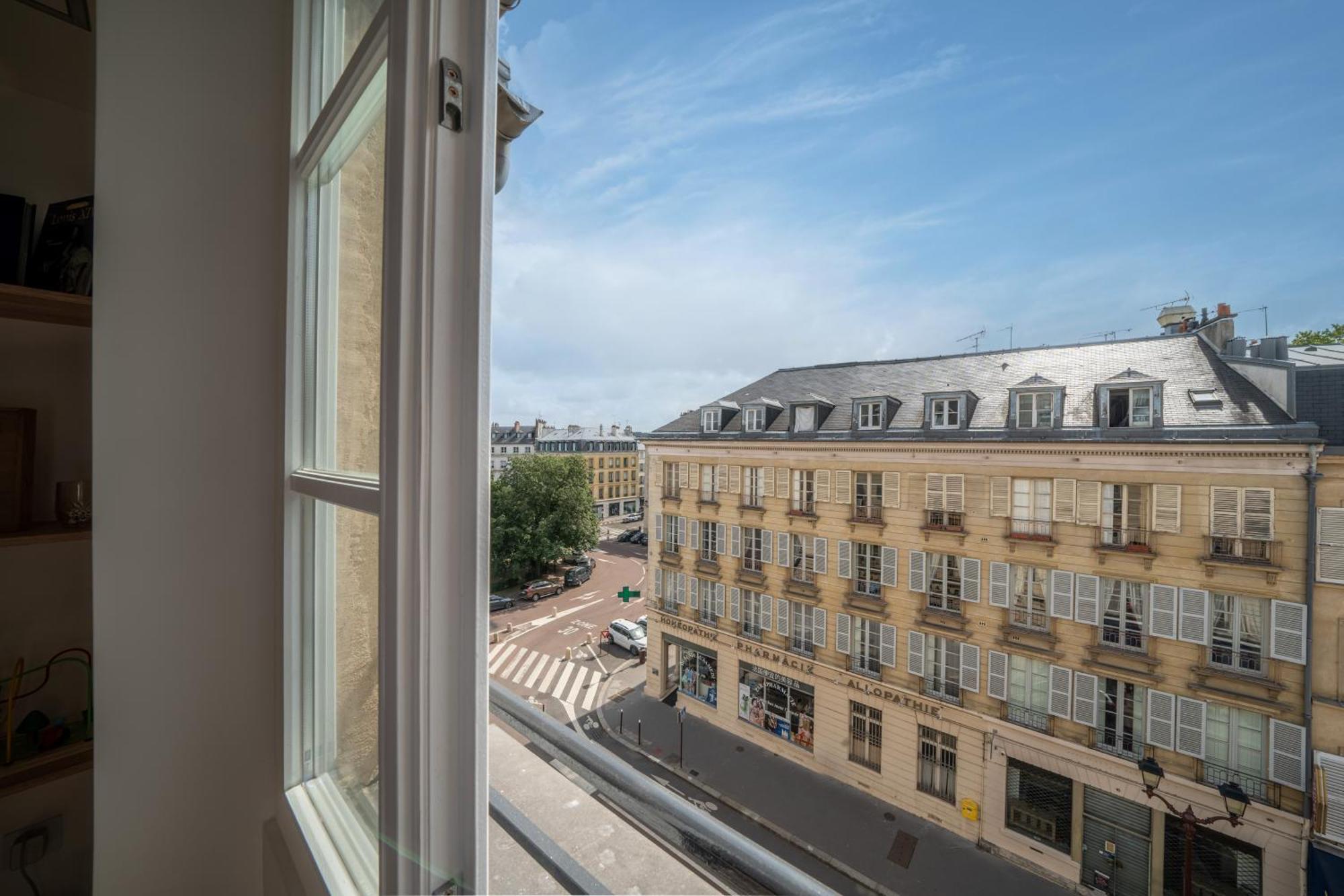 Le Versailles Soleil Classe 3 Etoiles Charme & Vue Chapelle Royale Dış mekan fotoğraf